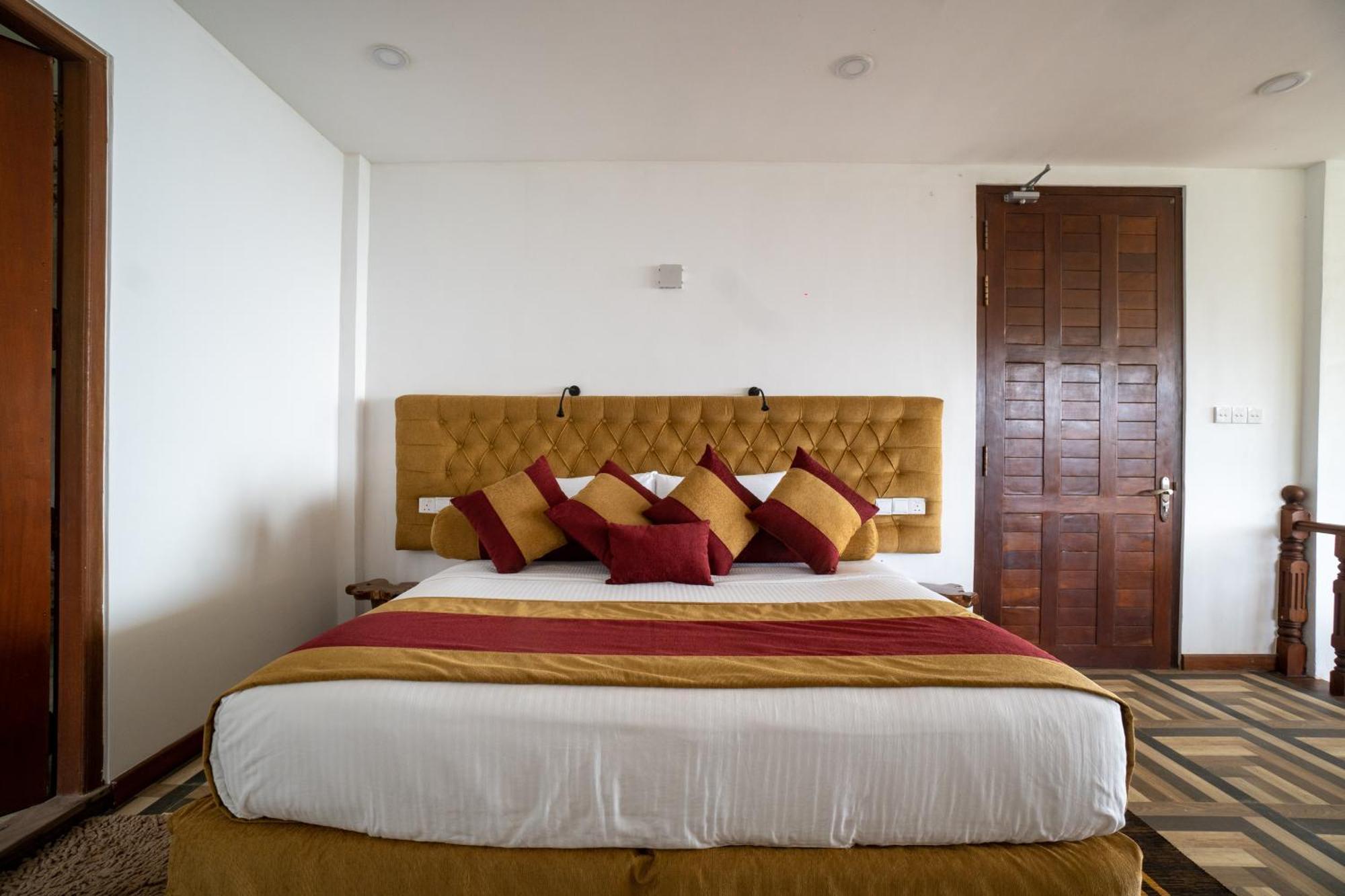Shanthi Uyana Kandy Exterior foto